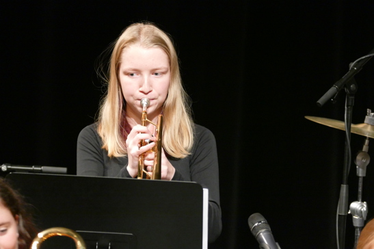 Bildet viser Trompetsolist i Sandnes og Stavanger ungdomsstorband - Elevforestilling